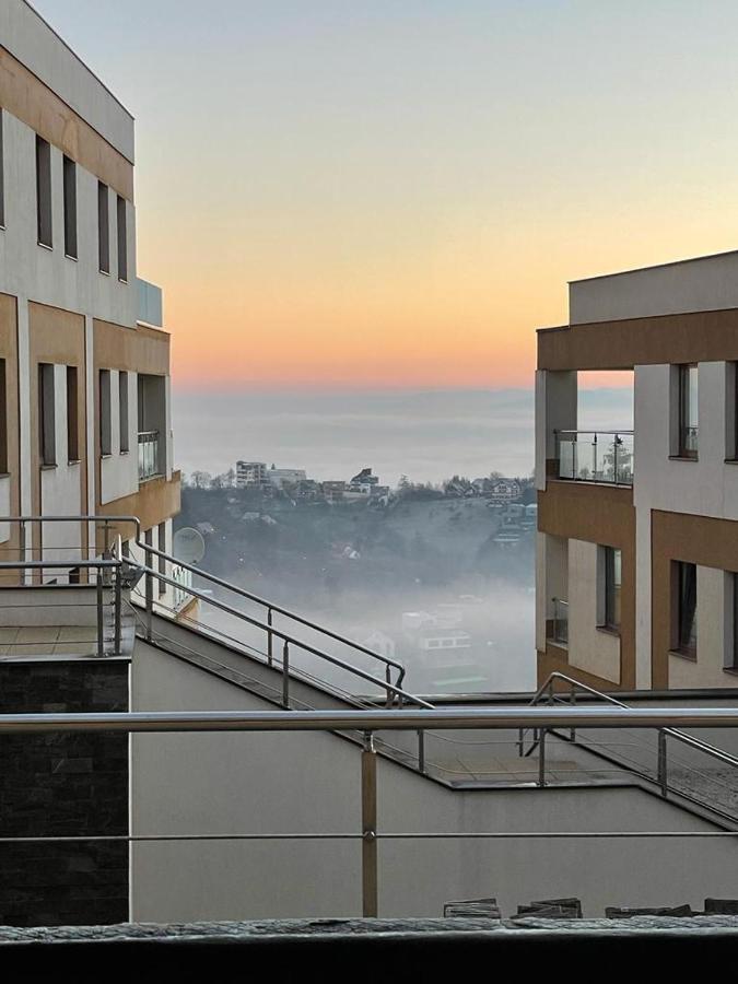 Londof Luxury Apartments - With A Panoramic View Over The City Brasov Luaran gambar