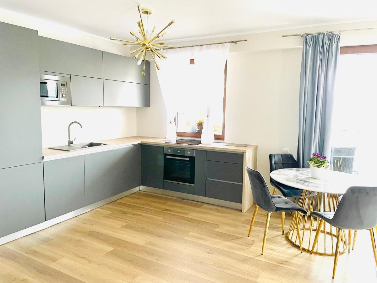 Londof Luxury Apartments - With A Panoramic View Over The City Brasov Luaran gambar