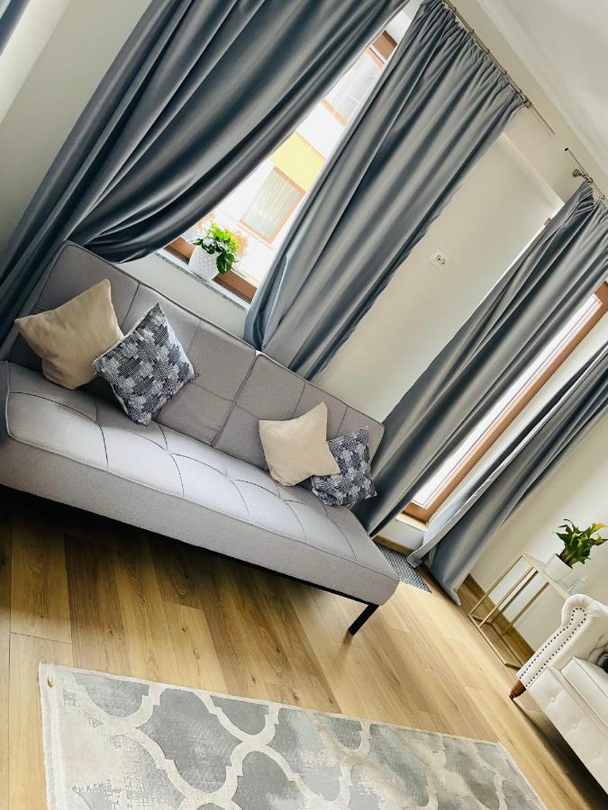 Londof Luxury Apartments - With A Panoramic View Over The City Brasov Luaran gambar